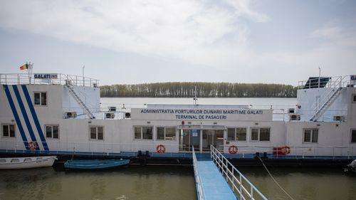 O paradă navală, ceremonii militare şi religioase, jocuri marinărești, spectacole vor fi organizate în zilele de 14 şi 15 august pe Faleza Dunării din Galaţi, de Ziua Marinei