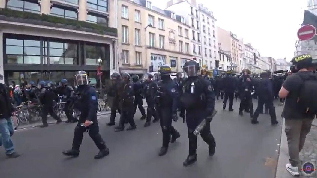 Mai multe demonstraţii au loc sâmbătă la Paris şi alte oraşe franceze, împotriva extremei drepte