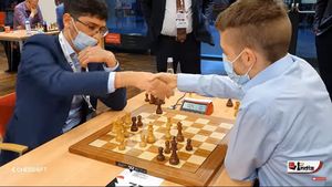 VIDEO Performanță remarcabilă a șahistului român Mihnea Costachi. A remizat cu numărul 2 mondial Alireza Firouzja la Campionatele Modiale de șah de la Varșovia