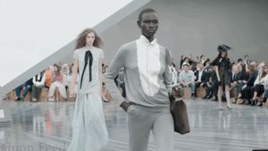 Dior sub semnul disonanței: debutul lui Jonathan Anderson transformă podiumul într-un laborator Loewe / O colecție fragmentată, cerebrală și lipsită de fluiditatea poetică a ADN-ului Dior, care marchează un început curajos, dar dezamăgitor pentru casa franceză