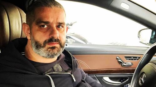 SURSE: Daniel Onoriu, nepotul solistei Gabi Luncă, arestat preventiv pentru 30 de zile, după ce a încălcat un ordin de protecție / Soția sa a anunțat poliția prin 112