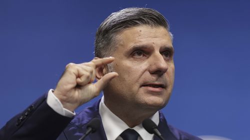 BREAKING Șeful ASF: Limitarea la 25% a banilor care pot fi retrași deodată din Pilonul II de pensii și extinderea eșalonării restului de bani de la 5 la 10 ani, propuse pentru că „ne îndreptăm la un vârf de sarcină în 2030”