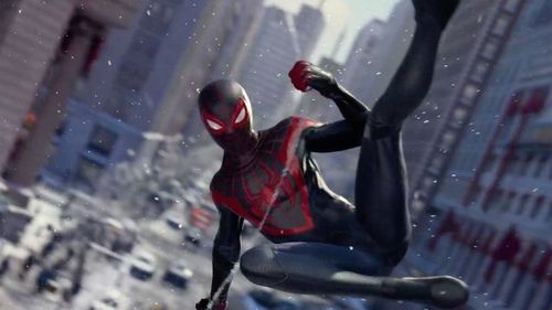 Metoda Spider-man. Doi bărbaţi reţinuţi pentru tâlhărie în sectorul 2/ Unul dintre ei a coborât în apartament cu frânghia de pe bloc, cei doi s-au dat polițiști