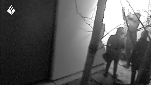 VIDEO Primele imagini cu hoții artefactelor dacice de la muzeul Drents, făcute publice de poliția olandeză