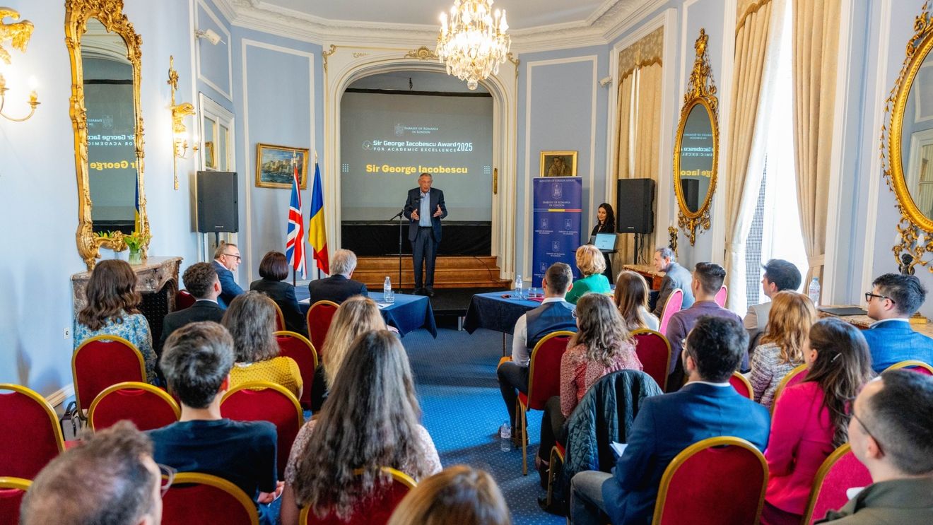 Sir George Iacobescu, șeful uneia dintre cele mai mari companii britanice, despre George Simion: "Este ca și cum ai arde o întreagă pădure în loc să tai doar copacii morți" / El anunță că va vota pentru Nicușor Dan