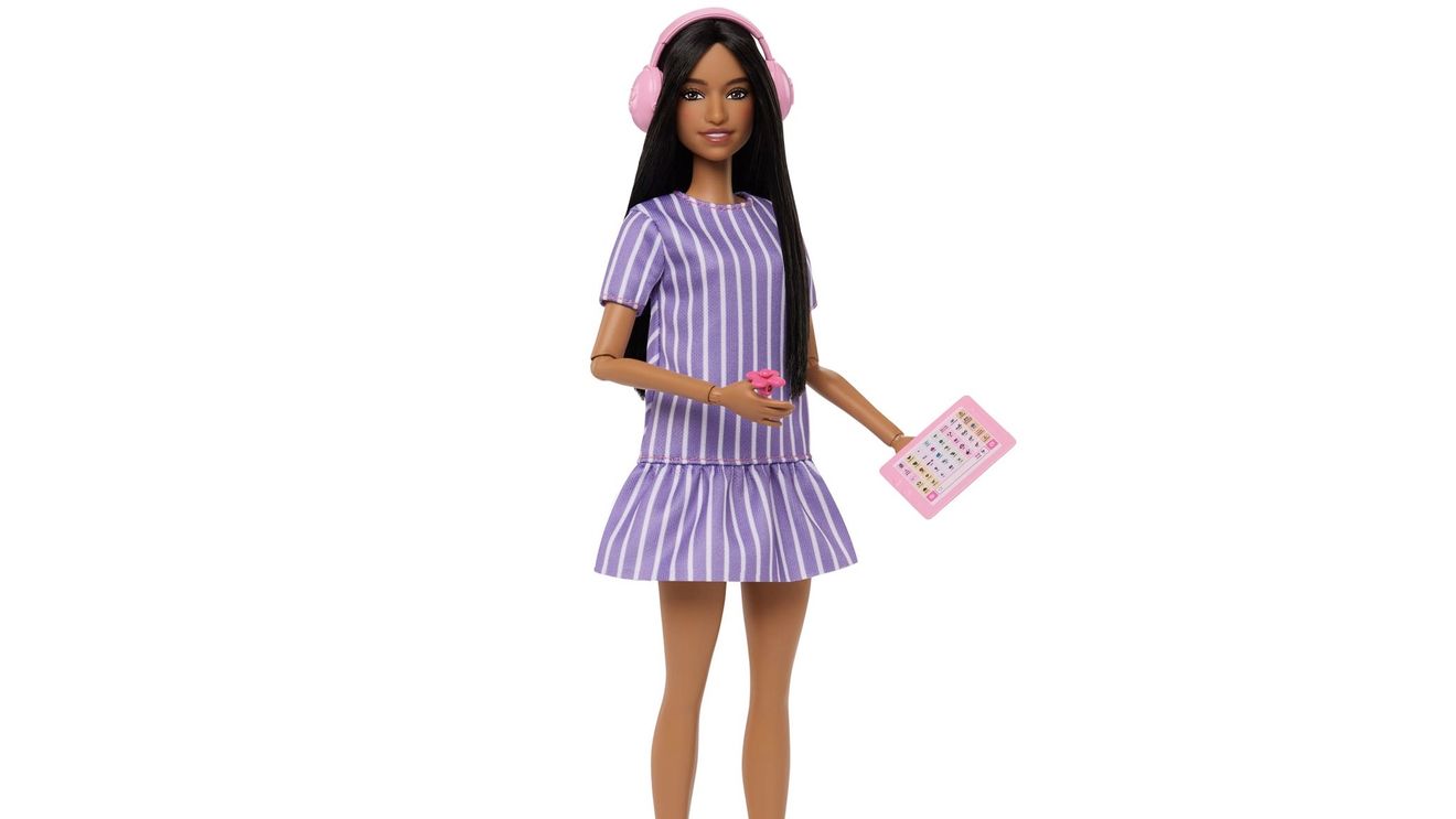 Se lansează prima păpușă Barbie cu autism / Are privirea ușor orientată lateral, pentru a reflecta evitarea contactului vizual