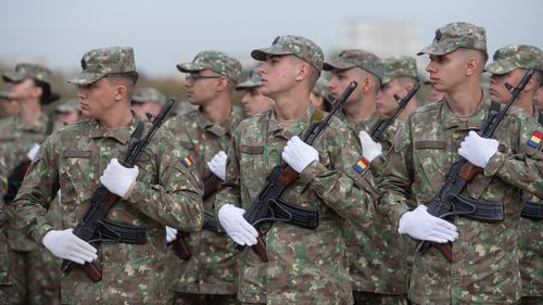 Ministerul Apărării anunță că în mediul online circulă o nouă dezinformare pe tema reluării stagiului militar obligatoriu în România