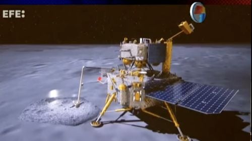 China intenționează să trimită un robot zburător pe partea îndepărtată a Lunii pentru a căuta apă