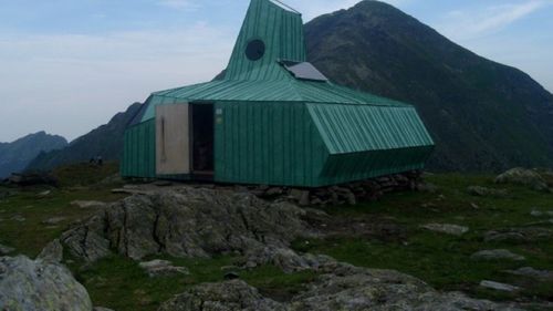 Salvamontiștii denunță lipsa de civilizație din munți: turiștii nu îngrijesc refugiile montane în care poposesc / ”Nu toți le întrețin, nu toți la plecare închid ușa” / Cele mai mari distrugeri se înregistrează în zonele Bucegi și Predeal