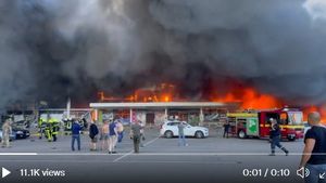 FOTO VIDEO UPDATE Bilanțul a crescut la 18 morți/ Un mall din orașul ucrainean Kremenciuk a fost lovit de mai multe rachete rusești/ Zelenski: În centrul comercial se aflau peste o mie de civili