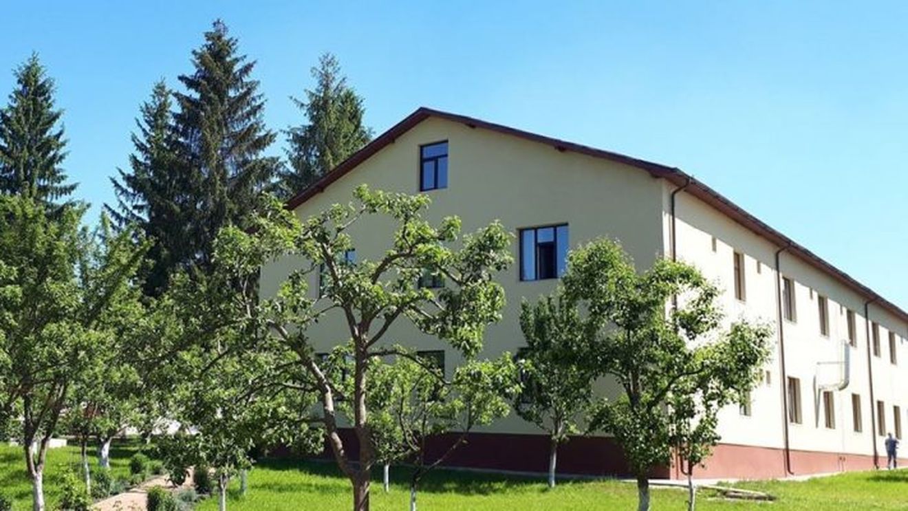Peste 100 de angajaţi şi beneficiari de la un centru de recuperare neuropsihică din Suceava testaţi pozitiv la noul coronavirus
