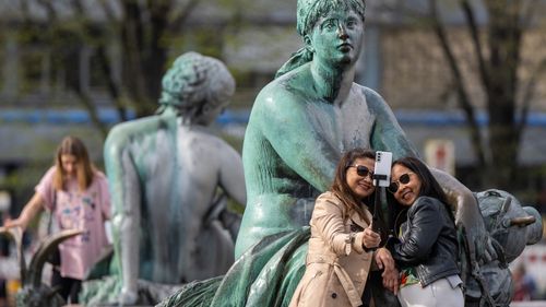 Este aceasta vara turiștilor fără bun simț? Și de ce e bine că aflăm din ce în ce mai des de vandalizări sau comportamente necorespunzătoare