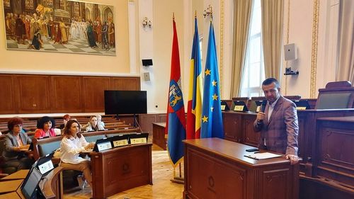 Oradea: Primarul le-a cerut directorilor de școli să facă economie - „Să trecem iarna cu reduceri de 10-20% la consumul de utilități”