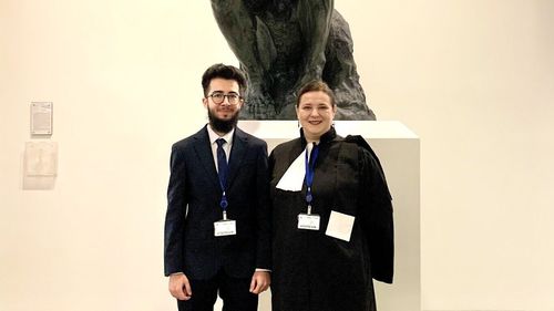 Opinia Avocatului General al Curții de Justiție a Uniunii Europene: Statul român trebuie să-i echivaleze automat actele de identitate emise de Marea Britanie lui Arian - bărbatul trans care trăiește cu două identități diferite