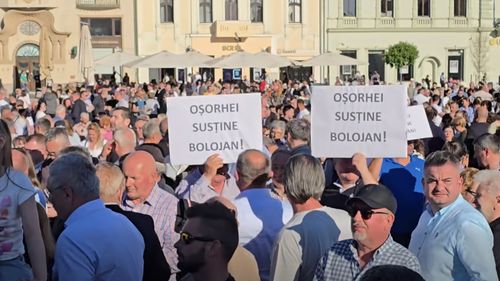 În jur de patru mii de persoane participă în Oradea la mitingul de susţinere pentru premierul Ilie Bolojan