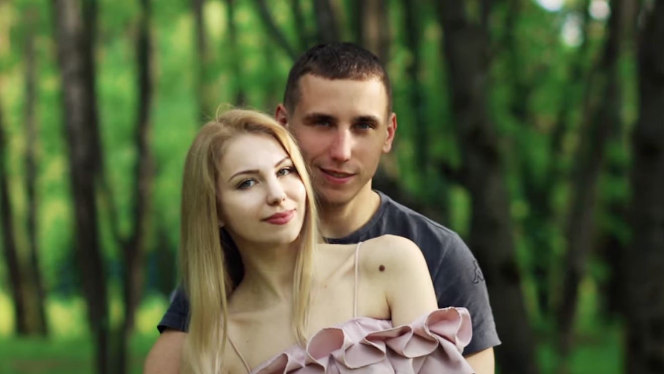 Soția unui militar rus care și-a îndemnat soțul să violeze femei ucrainene a fost condamnată în Ucraina la cinci ani de închisoare
