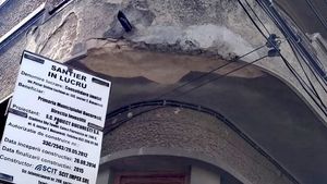 Clădirile cu bulină roșie, veșnica problemă nerezolvată a Capitalei: Peste 2.400 de clădiri cu risc seismic, doar 30 au fost consolidate
