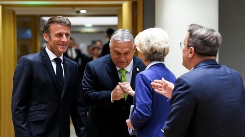 BREAKING Comisia Europeană deblochează 10 miliarde de euro pentru Ungaria, în ciuda opoziției marilor grupuri politice europene / Europarlamentar german: „Von der Leyen plătește acum cea mai mare mită din istoria UE”