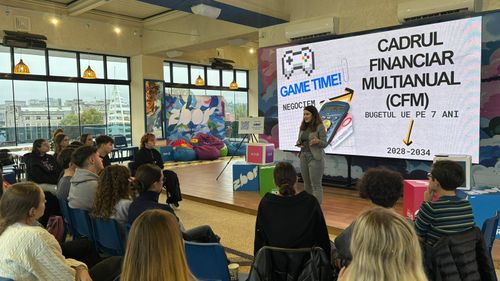 VIDEO Cum descoperi funcționarea Uniunii Europene și mecanismul finanțărilor într-un atelier interactiv/ Workshop la Constanța, cu tineri și experți