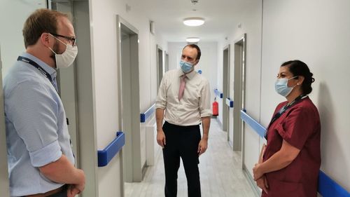 Marea Britanie a înregistrat duminică 2.988 de cazuri noi de coronavirus, cel mai ridicat bilanț de la sfârșitul lunii mai