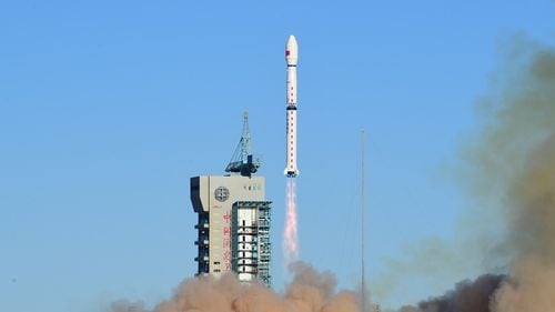 O navetă suborbitală chineză a revenit pe Terra după zborul inaugural / China vrea să dezvolte tehnologie reutilizabilă pentru transport spaţial