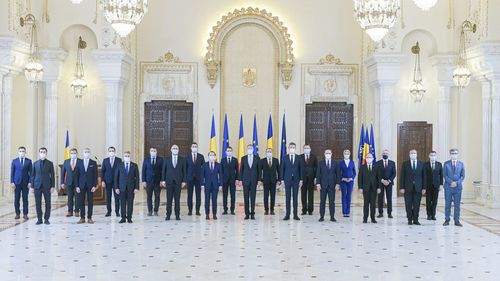 Bloomberg: România, țara condusă de barbați, deși pe hârtie a redus decalajul între sexe