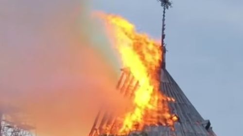 Notre-Dame: Premierul Franței anunță concurs internaţional de arhitectură pentru reconstrucţia turlei