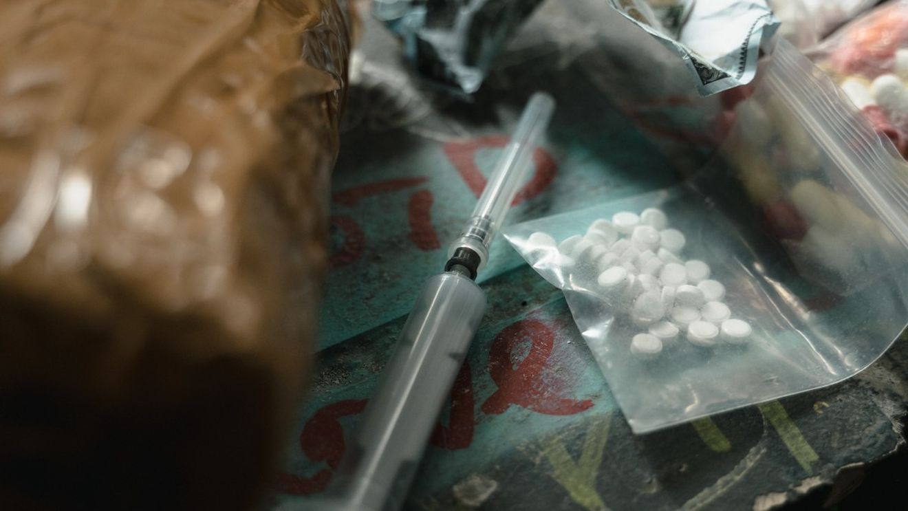 Ofițer Antidrog: Numărul consumatorilor de droguri în judeţul Dolj creşte de la an la an şi, totodată, scade vârsta de consum