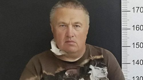 Liderul cultului Ashram Shambala, rusul Konstantin Rudnev, a fost arestat în Argentina, sub acuzația de trafic de persoane și de droguri / Acesta se prezenta ca un extraterestru din steaua binară Sirius care deține secretul fericirii printr-un amestec de religii orientale, ezoterism și șamanism