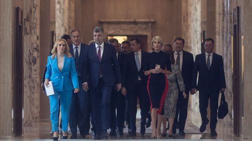 VIDEO Premierul Ciolacu, după prima ședință de Guvern: ”Intrăm în mobilizare generală/ Funcționarii trebuie să înțeleagă că nu mai pot fi plătiți doar ca să vină la birou”/ Declarații făcute alături de miniștrii Economiei și Finanțelor