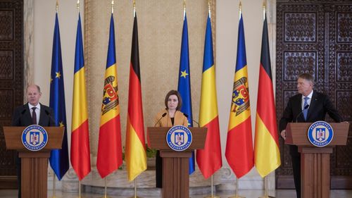 Iohannis: România va fi mereu alături de Moldova / Maia Sandu: Moldova e protejată astăzi de scutul eroilor ucraineni / Olaf Scholz: Rusia trebuie să retragă trupele din Ucraina pentru a se ajunge la o pace durabilă