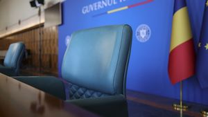 SURSE: Primele nume vehiculate pentru miniștri în Cabinetul Tomac: Luca Niculescu la Externe, Mihnea Motoc la Apărare, Bogdan Drăgoi și Alexandru Nazare la Finanțe, Cătălin Cîrstoiu la Sănătate