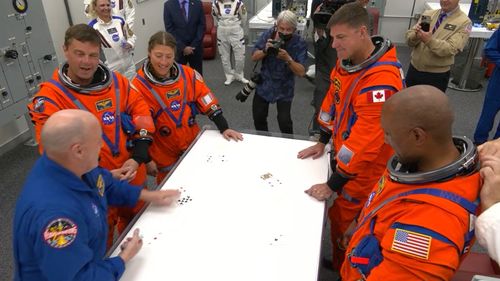 VIDEO: Urmărește lansarea Artemis II, transmisă LIVE de NASA. Primul echipaj uman care zboară în jurul Lunii marchează trei premiere în istoria explorării spațiului