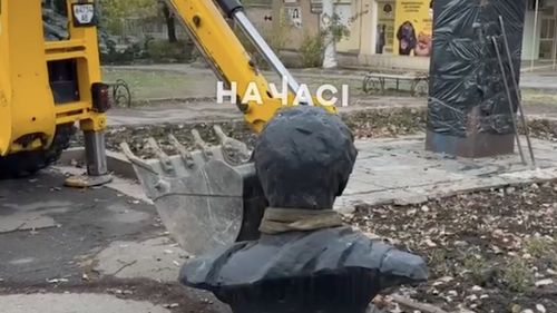 Monumentele lui Pușkin și Lermontov au fost demontate din centrul Krivoi Rog, orașul natal al lui Zelenski