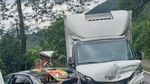 Circulație îngreunată pe Valea Oltului din cauza unui accident în care au fost implicate cinci autovehicule