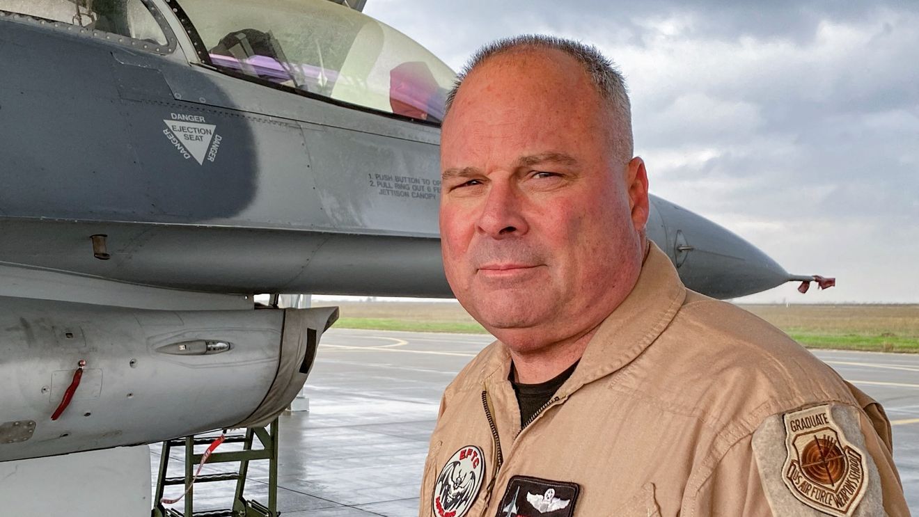 EXCLUSIV | Interviu Bill „Sluggo” Thomas, The European F-16 Training Center în România: Contractul expiră în 2030, cu posibilitatea să continuăm / De ce este necesar avionul IAR-99 SM / Prima clasă a fost formată exclusiv din piloți de MiG-21 Lancer