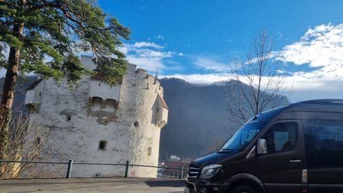 Circulaţie închisă între Braşov şi Poiana Braşov pentru Festivalul Massif/ Cât durează restricțiile și ce rute ocolitoare sunt/ Ce vehicule pot circula