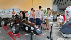 Reportaj. Mașinile viitorului, din laboratoarele universitare: Studenții de la Universitatea Tehnică din Cluj-Napoca lucrează la mașini de Formula 1 și la vehicule solare, care concurează în competiții internaționale