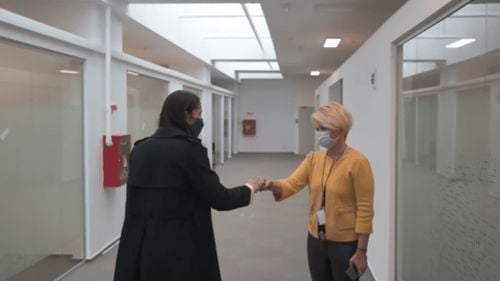 Încă un caz de lipsă de transparență: Compania de Investiții a Primăriei Sectorului 1 refuză și acum să spună câți bani a dat presei pentru publicitatea făcută unei machete de spital