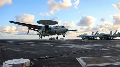 Aterizare eşuată a unui avion de luptă F-35 pe un portavion al Marinei SUA, în Marea Chinei de Sud/ Șapte marinari răniți