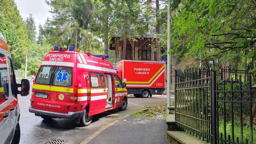 Marșul ambulanțelor, în Brașov / Un eveniment pentru marcarea a 118 ani de la înfiinţarea Serviciului de Ambulanţă / ”Ambulanţa este în sine o instituţie de încredere pentru români„