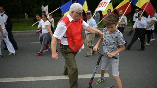 FOTO Un ”șef de detașament” PSD a agresat un copil care se plimba cu trotineta pe Bulevardul Aviatorilor