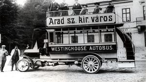 O replică a unui autobuz supraetajat fabricat la Arad în urmă cu un secol ar urma să fie realizată cu scop turistic / A fost produs la prima fabrică de automobile de pe actualul teritoriu al României
