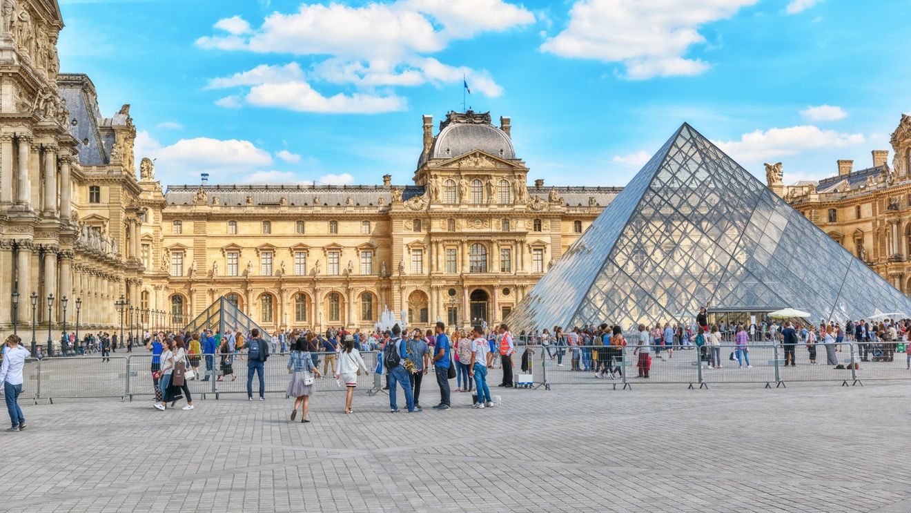 Franța a lansat un concurs internaţional de arhitectură pentru renovarea muzeului Luvru