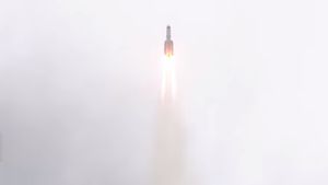 VIDEO Reintrarea în atmosferă a rachetei chineze scăpate de sub control, urmărită îndeaproape de Pentagon