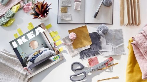 IKEA renunță la celebrul catalog tipărit, după o existență de 70 de ani