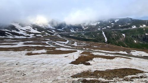 Se deschide Transalpina, dar deocamdată doar pentru piloții profesioniști / Se desfășoară  Campionatului Naţional de Viteză în Coastă