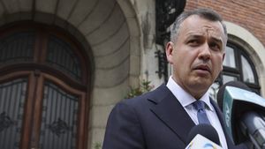 Eugen Tomac acuză PNL de demagogie cu argumentele lui Grindeanu că Guvernul Bolojan a fost învestit cu voturile PSD / „N-avem nevoie de lecții de la nimeni. Eu sunt decis să merg mai departe”