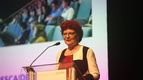 Închiderea școlilor ar trebui să fie ultima măsură pe care să o luați, a declarat directoarea Centrului European pentru Prevenirea și Controlul Bolilor în fața Parlamentului European