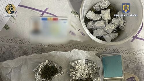 Percheziții de amploare în Iași, București și Galați, într-un dosar de trafic de droguri în școli. Elevi și studenți - printre traficanți